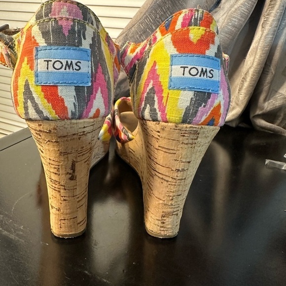 Tom’s Women’s Sienna Ikat Cork Heel Wedge Sandals Size 7.5 - Picture 10 of 14